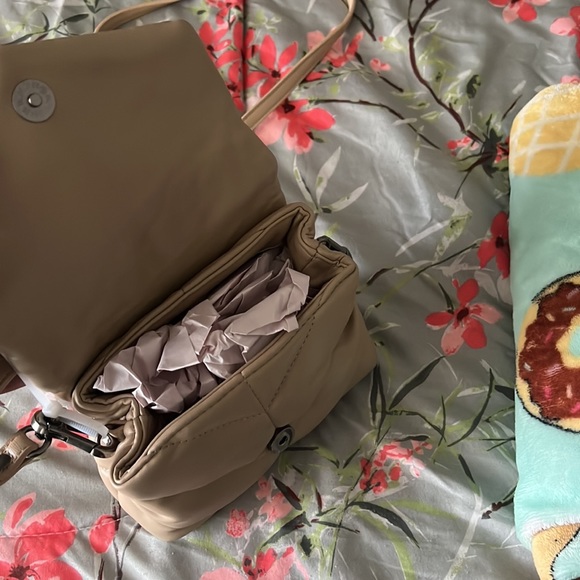 Steve Madden crossbody - Picture 3 of 7